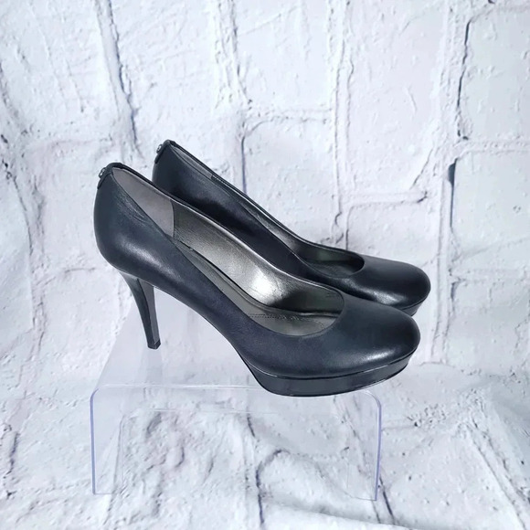Tahari SOPHIA Black Leather Platform‎ Pump Heels Women's Sz 9 Classy Chic Office - Picture 10 of 10